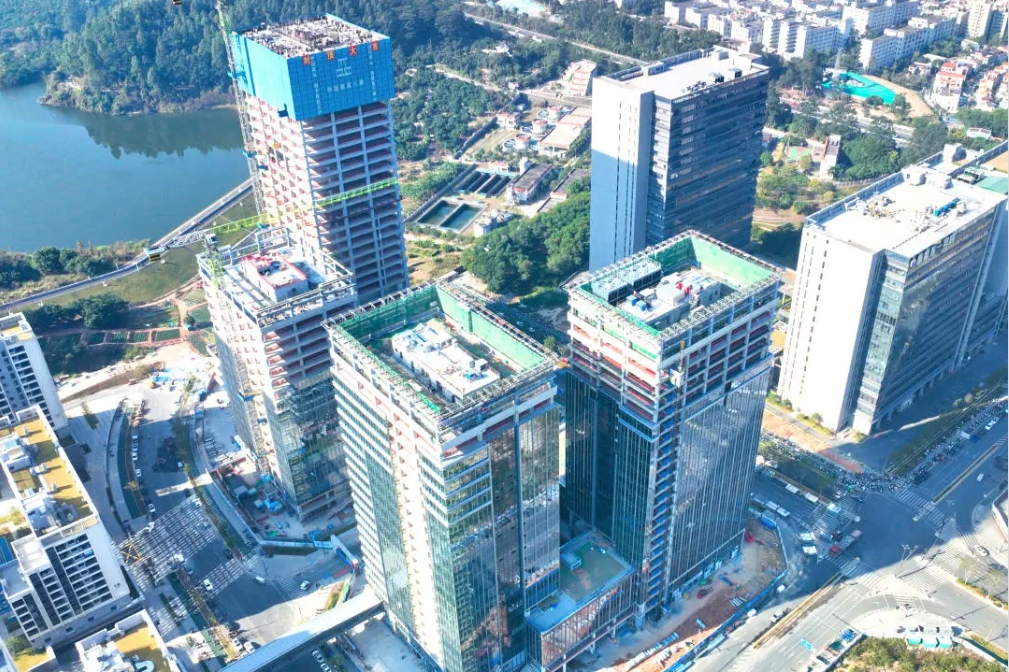  中建集团一批重点项目封顶 