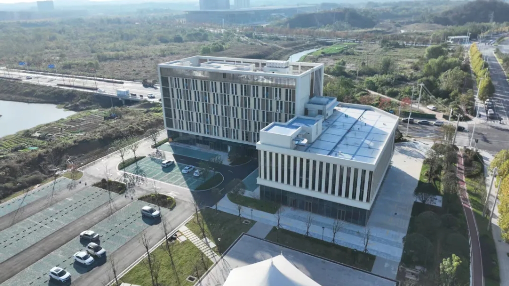  奋楫·“十五五” | 中建三局三公司鄂州“商务+艺术+酒店”三合一综合体项目竣工交付！ 